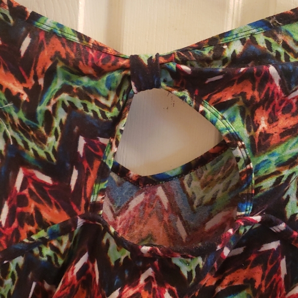 🤯3/$12 Dots Mutli-Colored Keyhole Back Shirt 3X - Picture 3 of 6